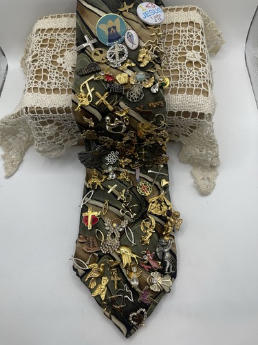 Lot Of Religious Pins.