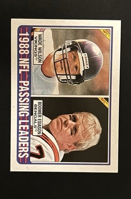 1989 Topps #217b 1988 NFL Passing Leaders (Wade Wilson / Boomer Esiason)