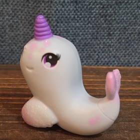 WowWee Fingerlings Minis Nelly Narwhal Series 3 Plastic Figure
