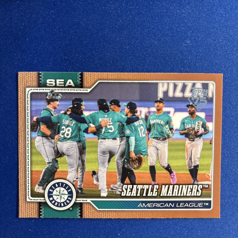 2026 Topps Series 2 - Seattle Mariners Team Card Gold /2026 #525