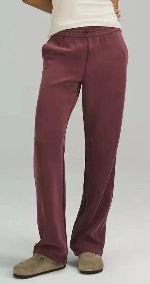 Lululemon store so merlot