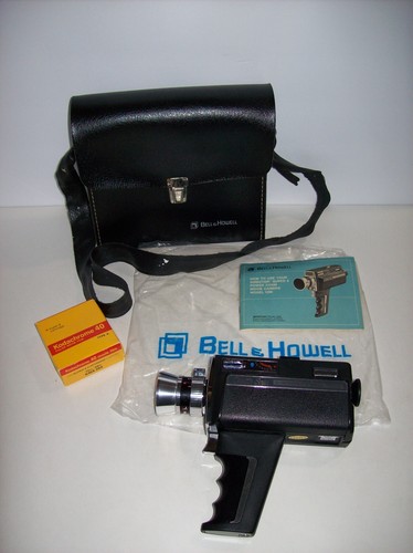 Vieille Caméra Super 8 Bell & Howell 1206 – Focus-Matic, Série Director – En état De Marche Avec Petite Patine