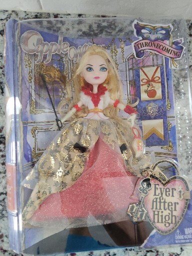 New Mattel 2013 Thronecoming Ever After High Apple White Discontinued