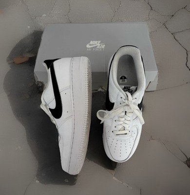 Nike Air Force 1 Men s Low '07 White/Black Swoosh Size 9 US With Box