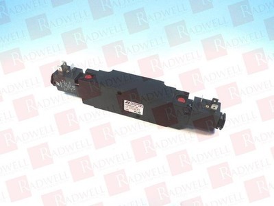 AUTOMATIC VALVE D2003CBWDW-AA / D2003CBWDWAA (NEW NO BOX)