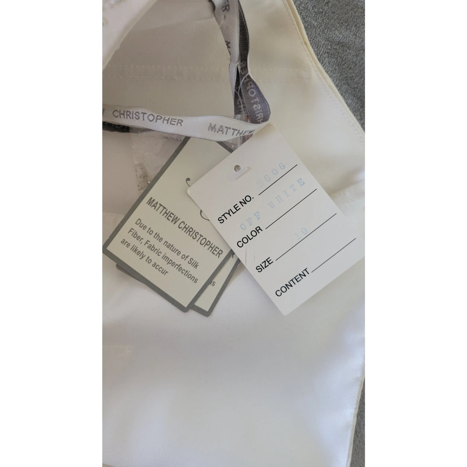 OFF WHITE Abito da sposa Matthew Christopher in seta bianco sporco