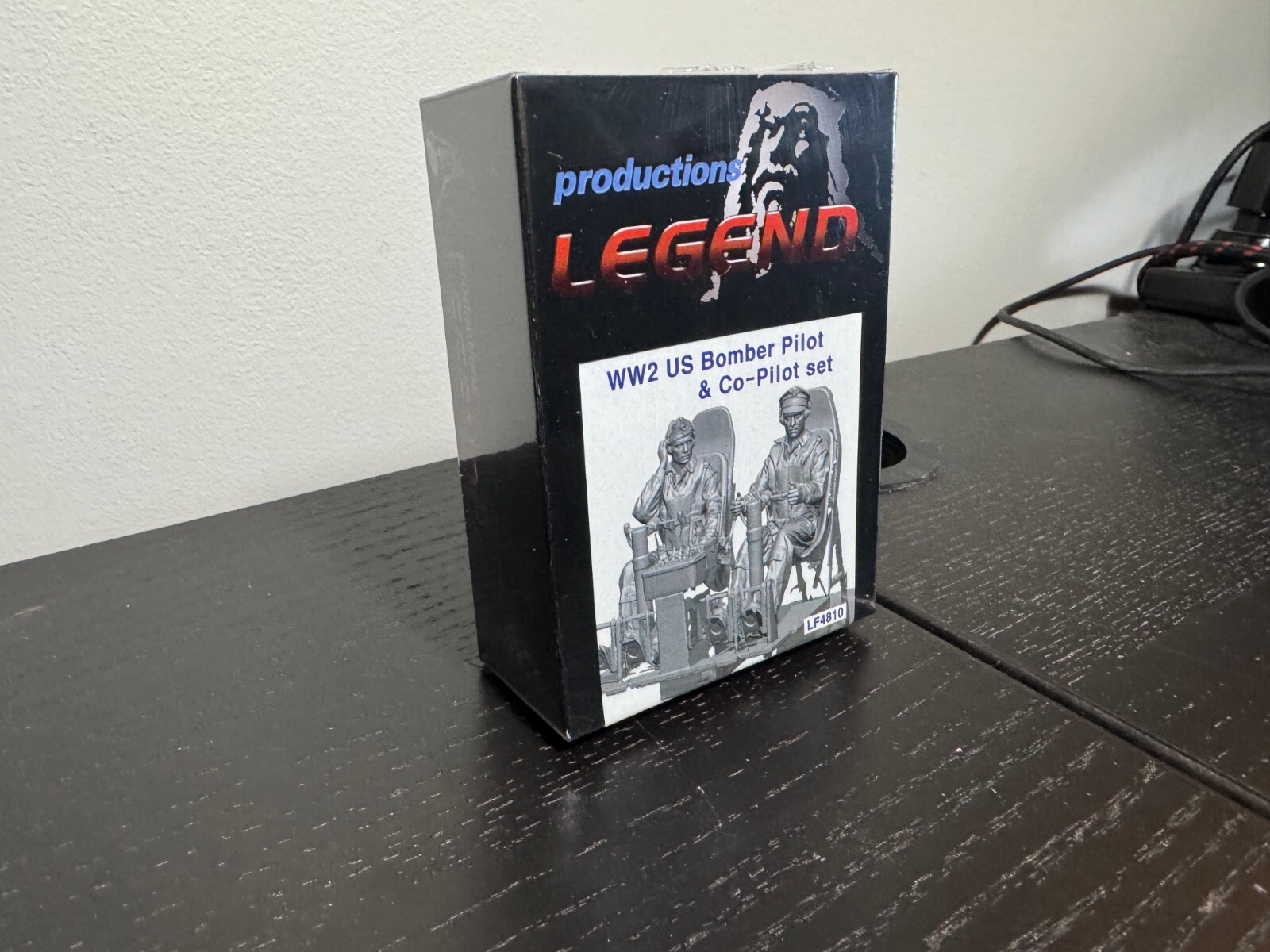 1/48 Legend Production WW2 US Bomber Pilot & Copilot Set #LF4810