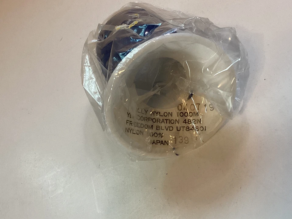 YLI Woolly Lock Wooly Nylon Thread - 1090 yds - 1000m  139 NAVY BLUE - Image 2 of 4