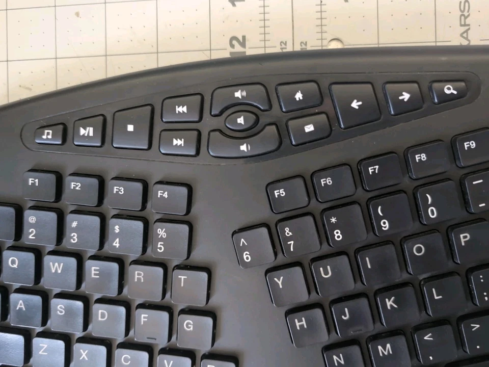 Staples  WKB-1500UB Keyboard Tested includes DONGLE ergonomic - Image 3 of 4