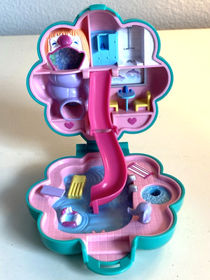 Vintage 1990 POLLY POCKET WATER FUN PARK Compact 2 Mini Figures Bluebird Toys