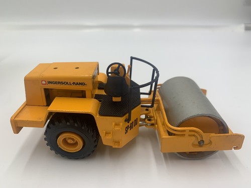 1/50 Scale Ingersoll-Rand SP-60DD Single Drum Compactor (NZG 157) - Picture 4 of 8