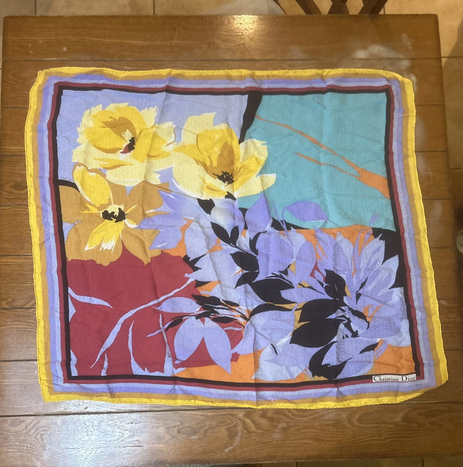 Foulard Christian Dior 100 % soie imprimé floral multicolore coloré