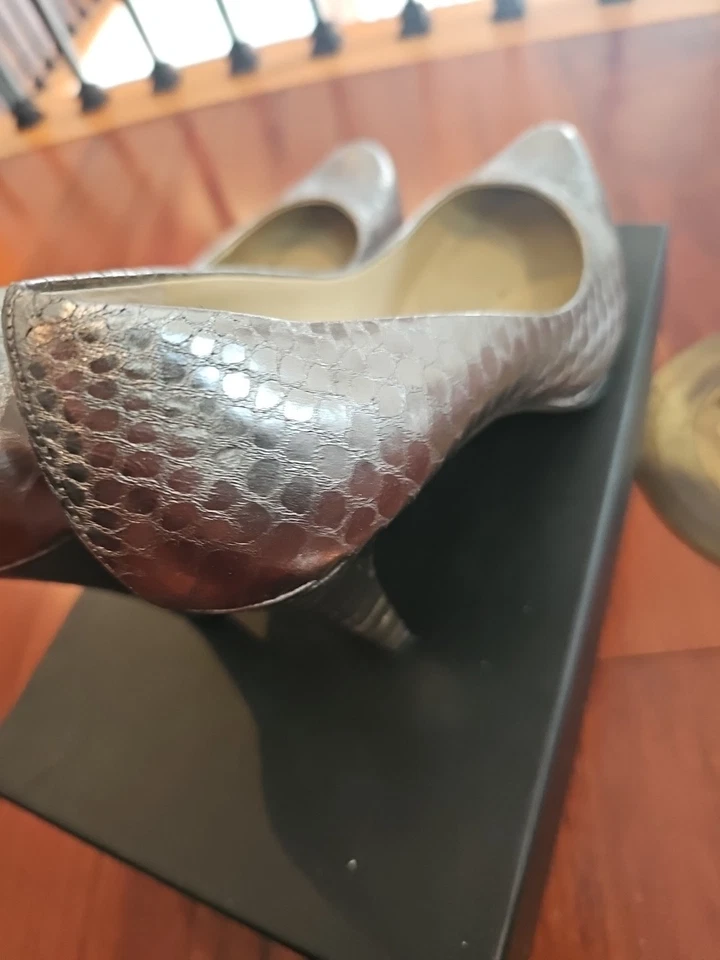 Zapatos de salón Ellen Tracy GUNMETAL estampado de serpiente tacón alto Cody para mujer 11 m vacaciones  Foto 3 de 4