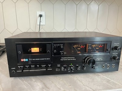 BIC T-2 Vintage Cassette Deck 2-Speed Vintage (Needs Belt)
