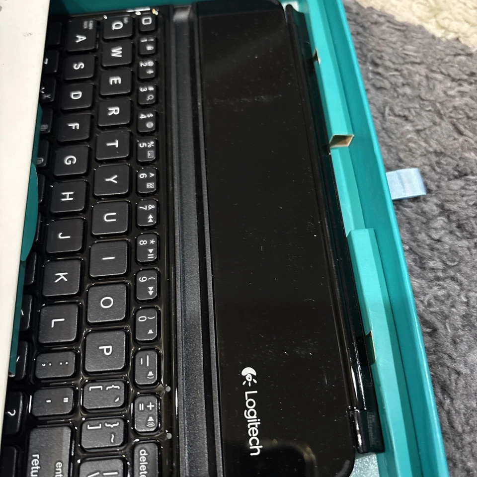 Logitech Ultrathin Keyboard Mini Compatible with iPad Mini New - Image 2 of 3