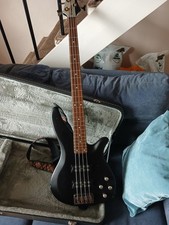 bass guitar used 4 string