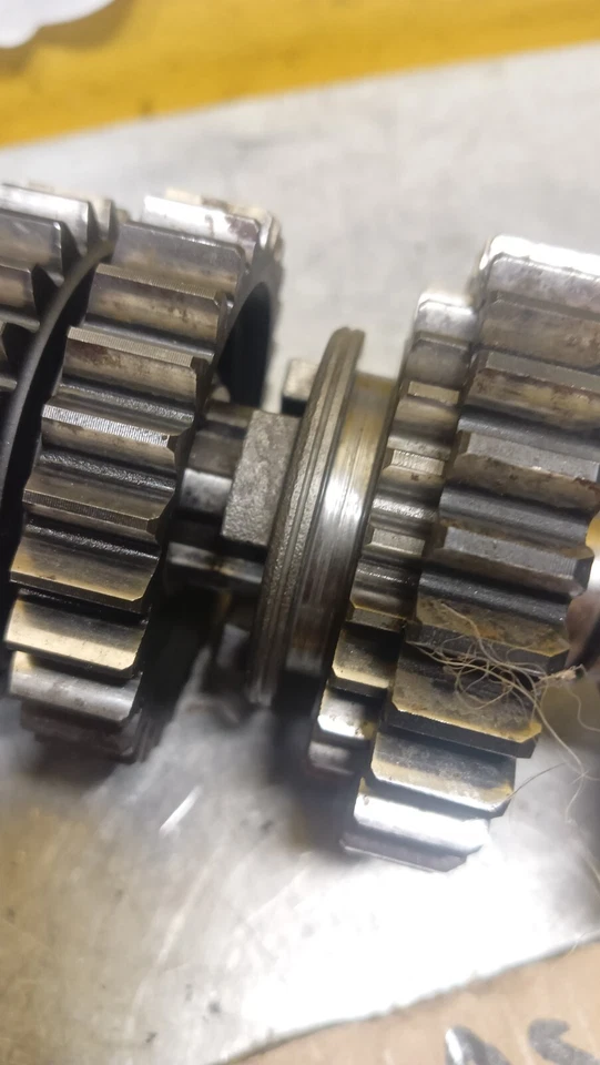 ARBRE DE BOITE DE VITESSE SECONDAIRE KAWASAKI 125 KX 1987 - Photo 4/4