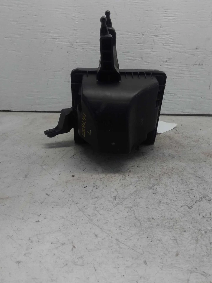 Used Left Air Cleaner Assembly fits: 2014 Infiniti Q70 VQ37VHR Left Grade A Foto 4 de 4