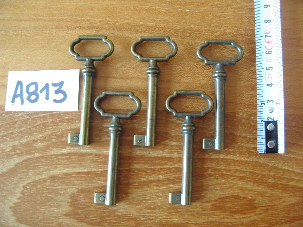 Lot De Clés Anciennes En Laiton – Robinet, Sûreté – Collection Vintage