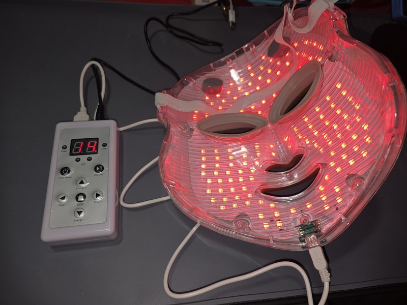 Lightfacial 7 color beauty mask