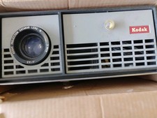 Vintage Kodak 550 Carousel Slide Projector, Box, Remote Control and Power Cord.
