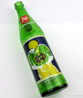 7up Flasche USA Bottle 1977 Notre Dame Fighting Irish American Football