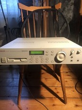 Akai S2000 Sampler With Manuals And Os Floppys