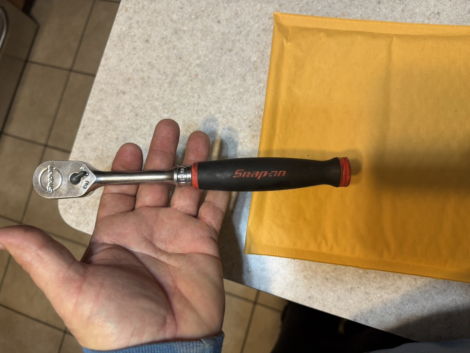 SNAP ON 3/8 Drive 9" Ratchet #FH80 red/black Cushion Grip Handle