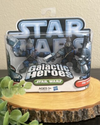 NIB Hasbro Galactic Heroes Star Wars Mandolorian Warrior And Pre Vizsla Figures