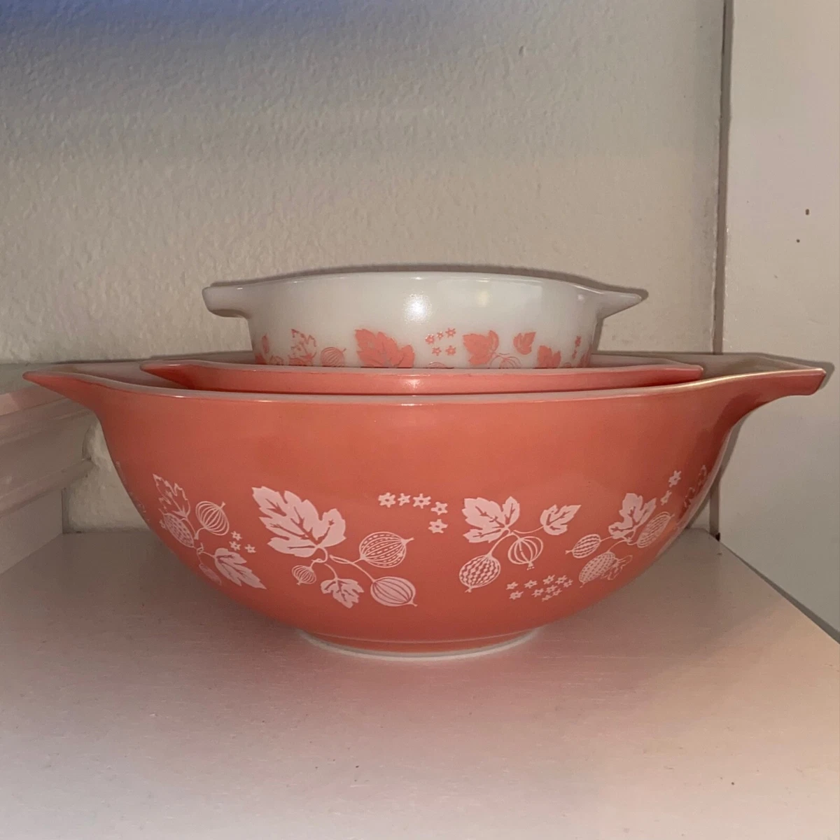 Mid Century Pyrex Milkglass Pink Gooseberry Cinderella Mixing Bowls Ra –  Shop Cool Vintage Decor