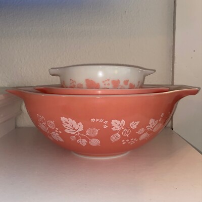 Vintage Pyrex Pink Gooseberry Cinderella Mixing Bowls Set of