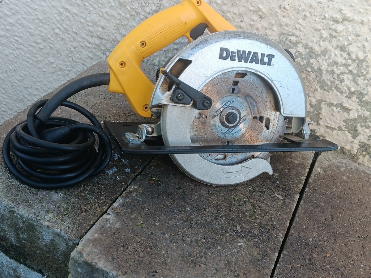 DEWALT DW359 Circular Saw, 7-1/4 120V Corded US PLUG UK