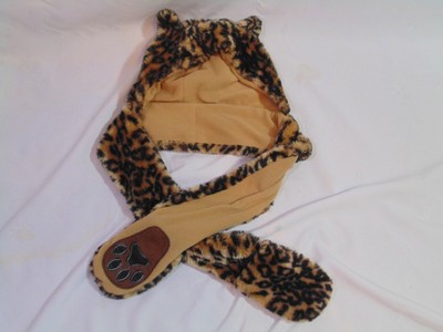 girls hat with scarf attached