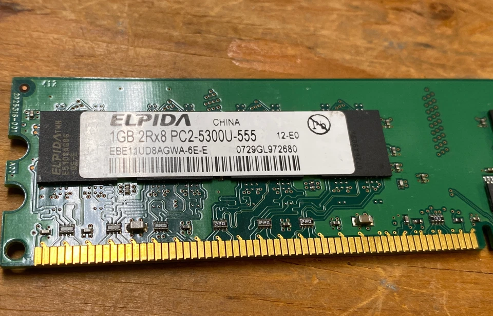 Elpida 512MB 1Rx8 PC2-5300U-555  * EBE51UD8AGWA-6E-E *  Memory Module - Image 2 of 4