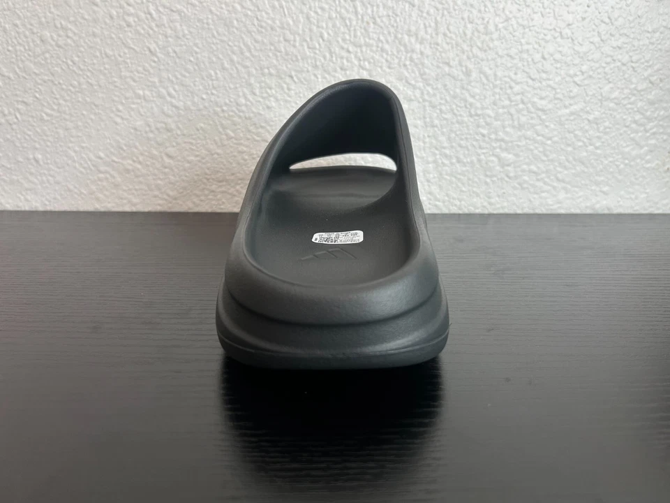 YEEZY SLIDES ONYX SIZES 4-13 US MEN ⚡️FAST SHIPPING⚡️ - Image 4 of 4