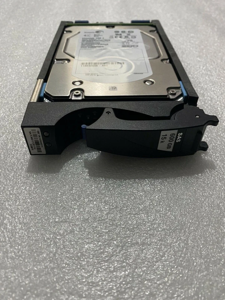 EMC 600G 15K 3.5" 005049675 005049274 005049272 005049677 V3-VS15-600 Hard Drive - Image 3 of 3