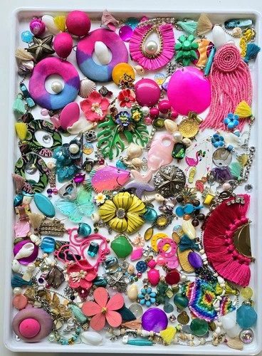 Vtg -Mod Costume Jewelry CRAFT LOT MIX Rhinestone Cabs Charms Design Jewel Tree