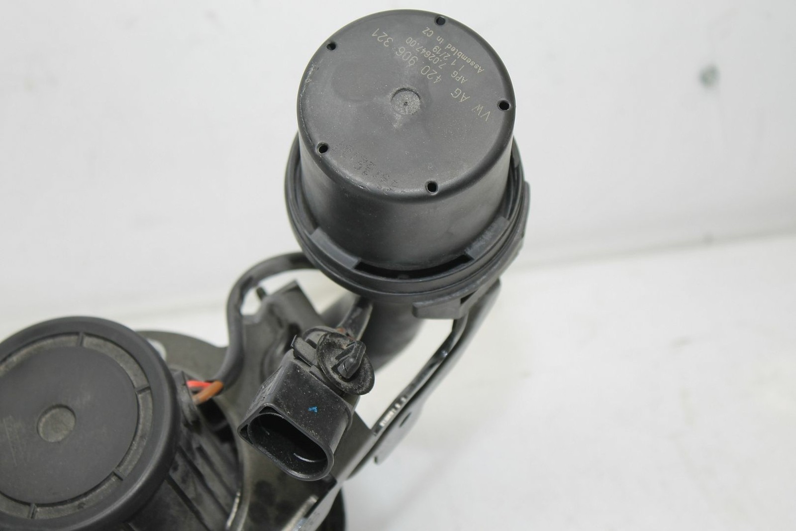 Lamborghini Huracan 2019 Right Secondary air pump P/N 4S0906601B