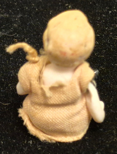 2 Zoll Babypuppe, deutsch, trägt altes Kleid Maßstab 1:12 - Bild 3 von 11