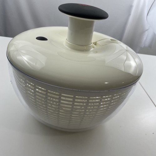 OXO Good Grips Salatschleuder komplett mit weißem Deckel Korb & klarer Schüssel - Bild 5 von 6