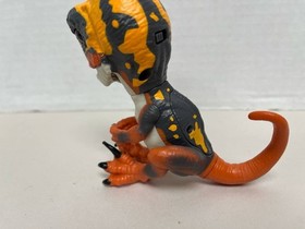 WowWee Untamed Scratch Orange T-Rex Fingerlings Dinosaur Toy UNTESTED