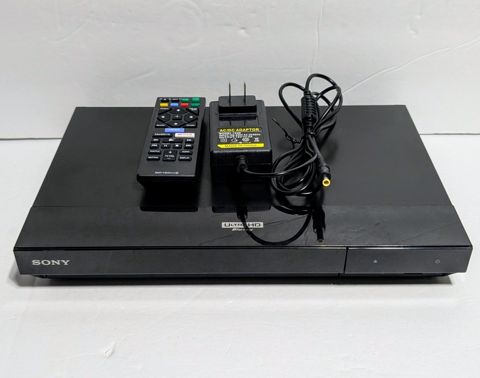 Sony Ubp-X700 Ultra Hd 4K Blu-Ray / Dvd Player W/ Remote + Power Cord (Tested)