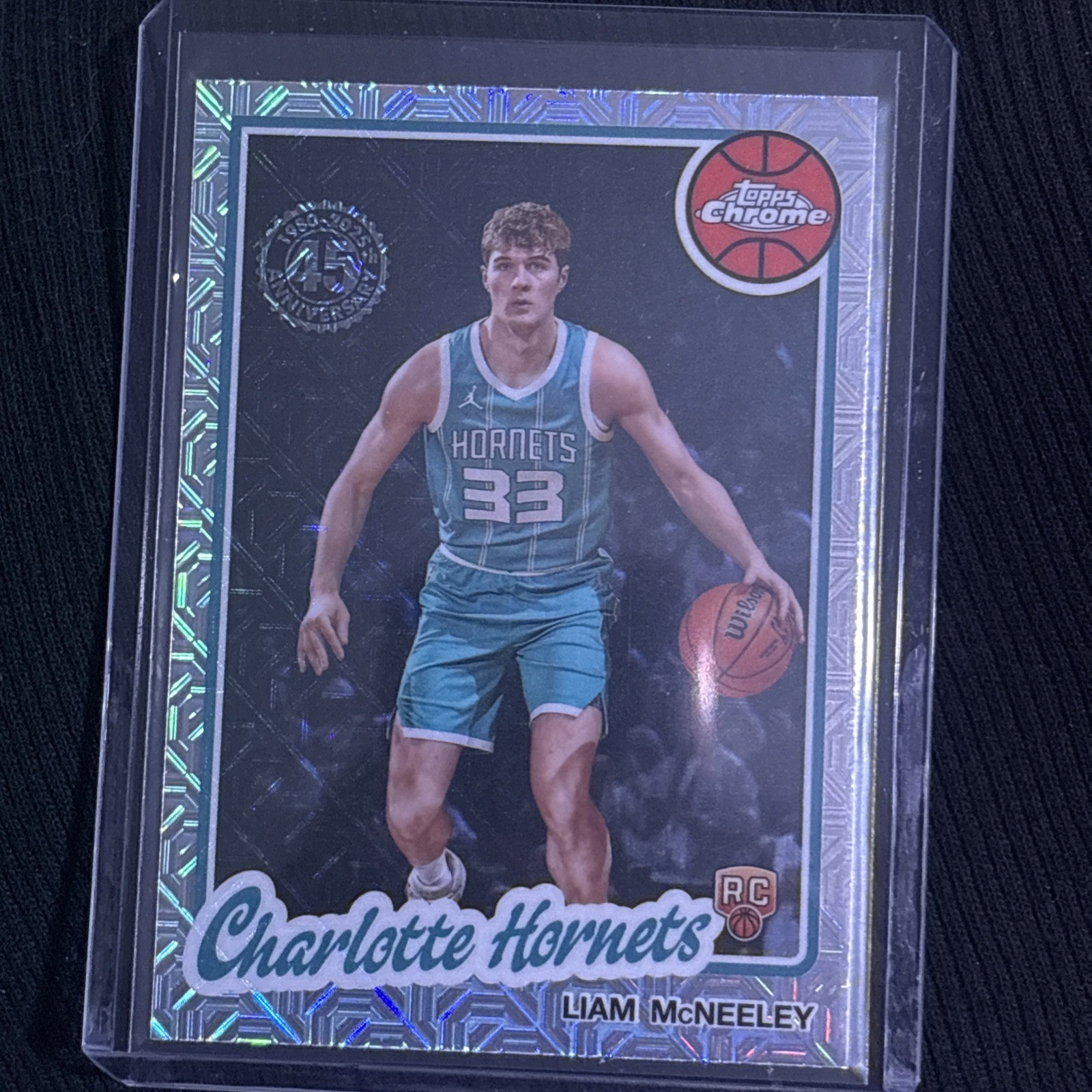 LIAM MCNEELEY CHARLOTTE HORNETTS ROOKIE 2025-26 TOPPS MOJO REFRACTOR