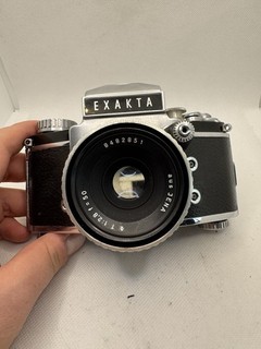 Exakta Varex IIb Spiegelreflexkamera mit Jena T 50mm f/2 8 Objektiv