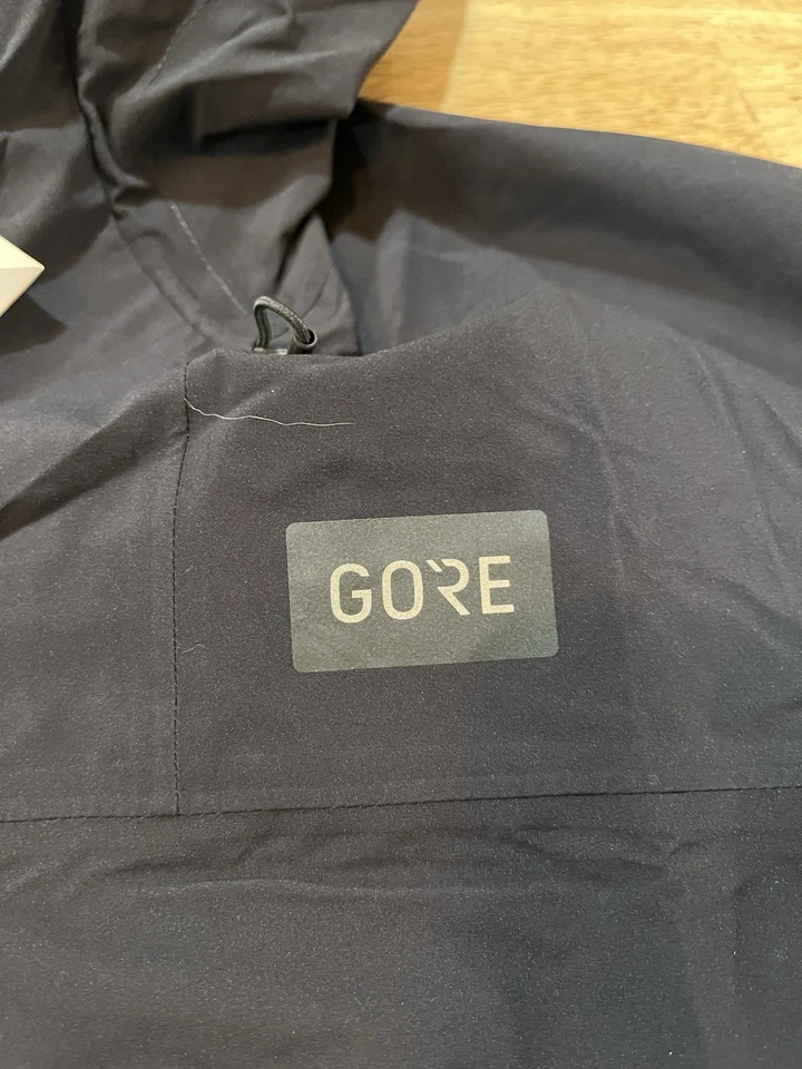 Chaqueta con Capucha GOREWEAR Lupra GTX HD GoreTex Mujer Pequeña Negra - Nueva con Etiquetas Foto 3 de 4