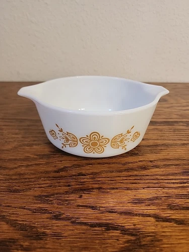 Vintage Pyrex Butterfly Gold #472 Casserole Dish  1.5 Pint  - NO LID