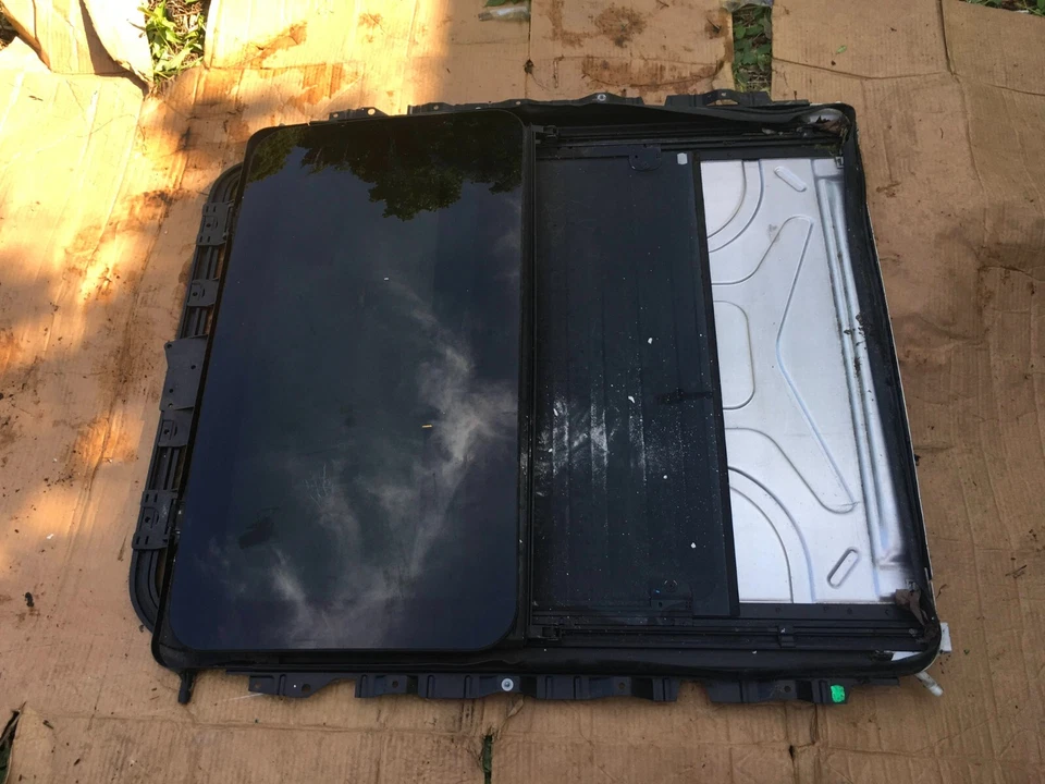 BMW 328i 2006-2011 techo corredizo techo corredizo pieza de montaje 895696913 OEM. Foto 3 de 4