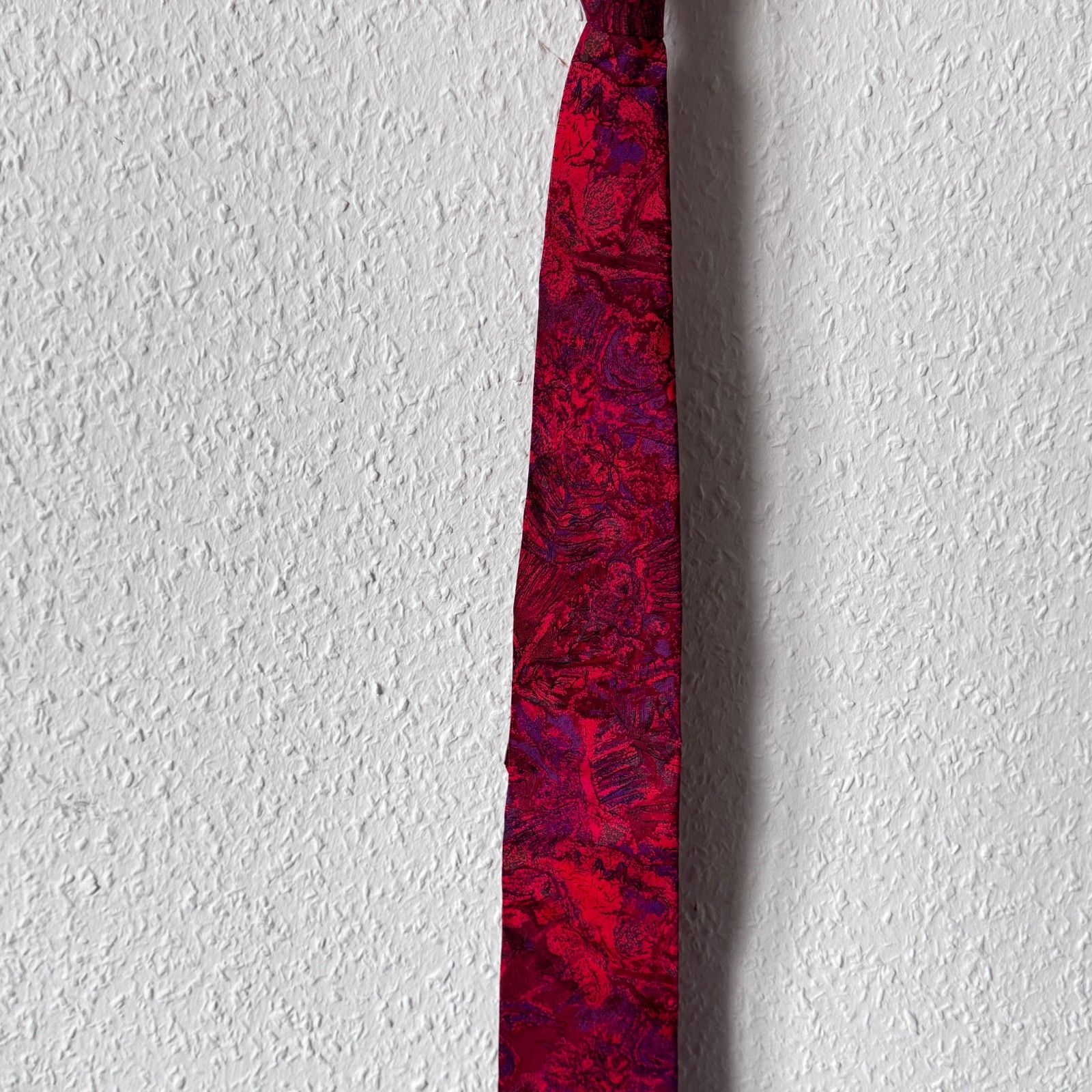 Vintage Shinawatra Chiang Mai 100% Hand Woven Thai Silk Tie - Red & Purple Abstr image 3