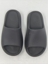 adidas Yeezy Slides "Onyx"Size 5 US