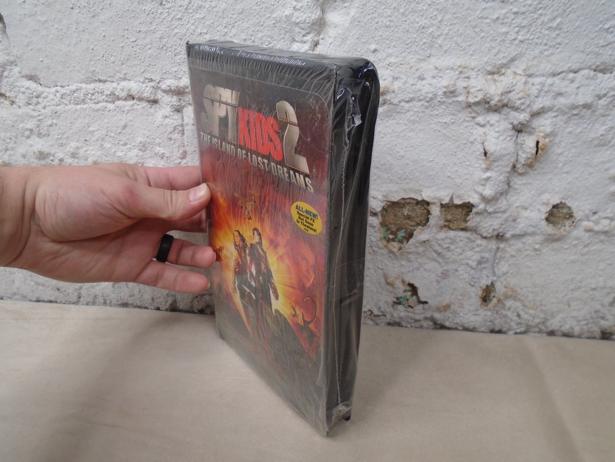 Spy Kids 2: Island of Lost Dreams (VHS, 2003) Clamshell Brand New